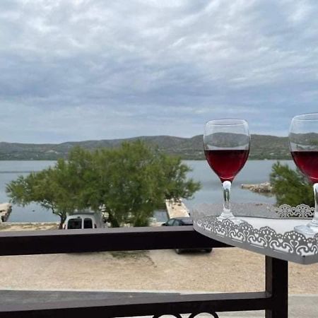 Apartman Luka Jadrtovac Buitenkant foto