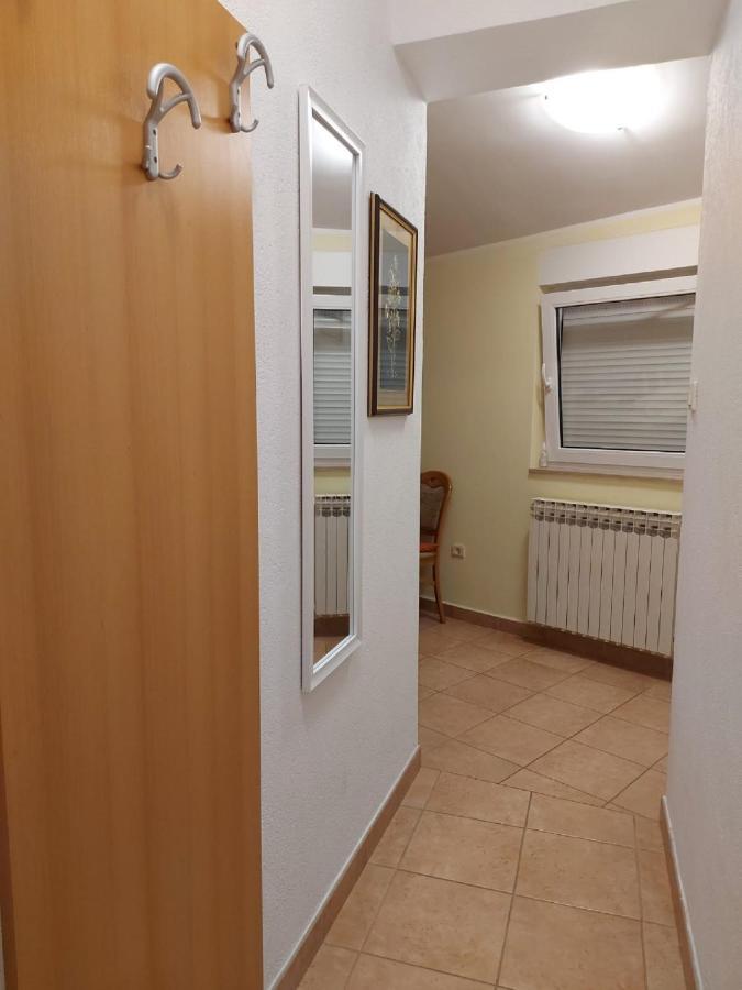 Apartman Luka Jadrtovac Buitenkant foto