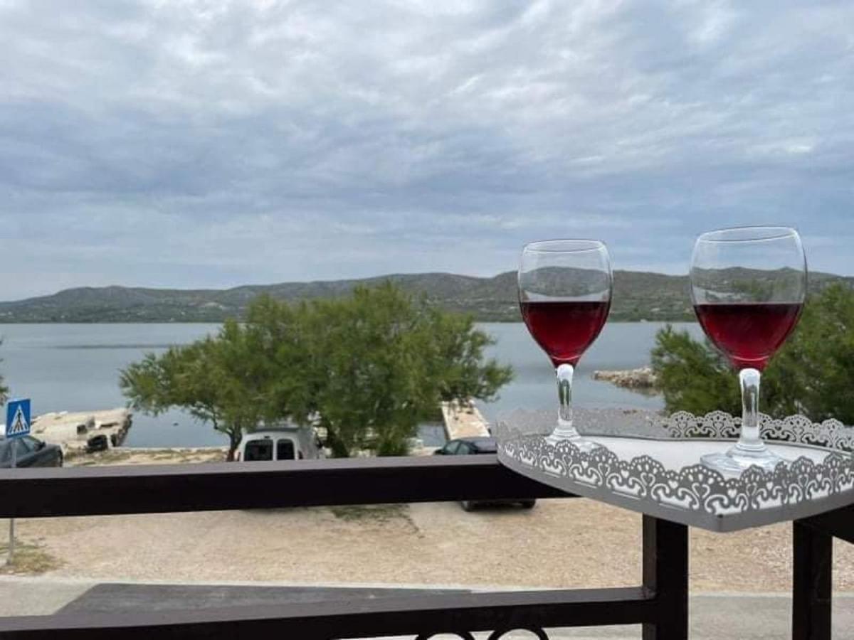 Apartman Luka Jadrtovac Buitenkant foto
