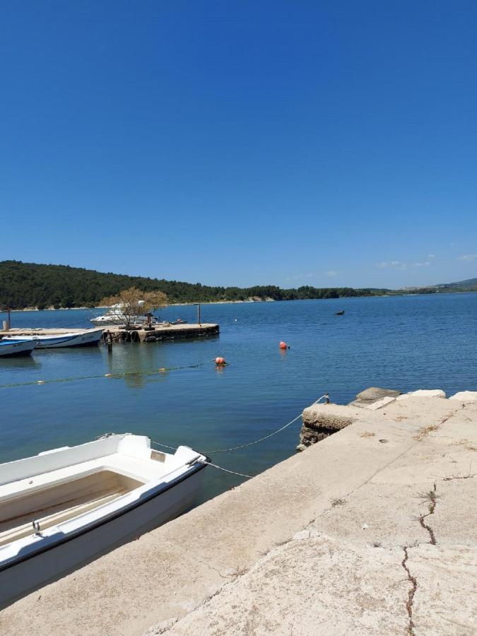 Apartman Luka Jadrtovac Buitenkant foto