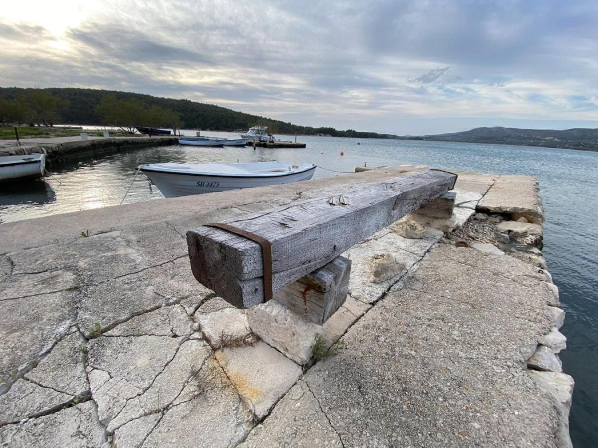 Apartman Luka Jadrtovac Buitenkant foto