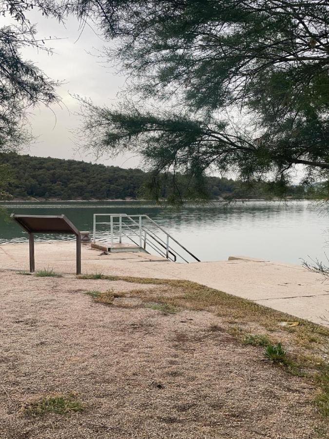 Apartman Luka Jadrtovac Buitenkant foto