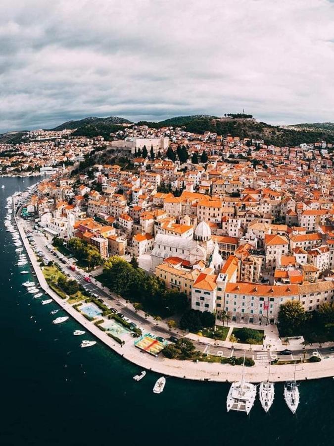 Apartman Luka Jadrtovac Buitenkant foto