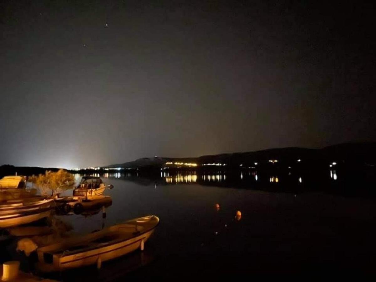 Apartman Luka Jadrtovac Buitenkant foto