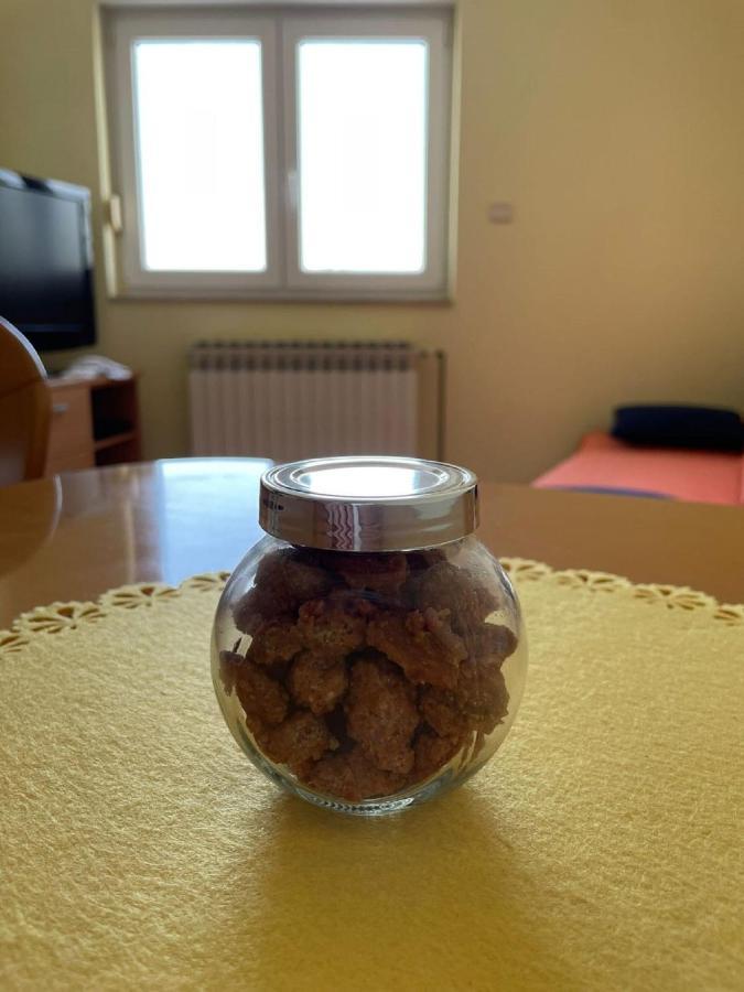 Apartman Luka Jadrtovac Buitenkant foto