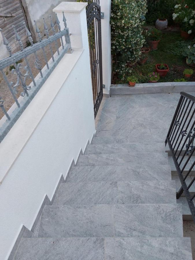 Apartman Luka Jadrtovac Buitenkant foto